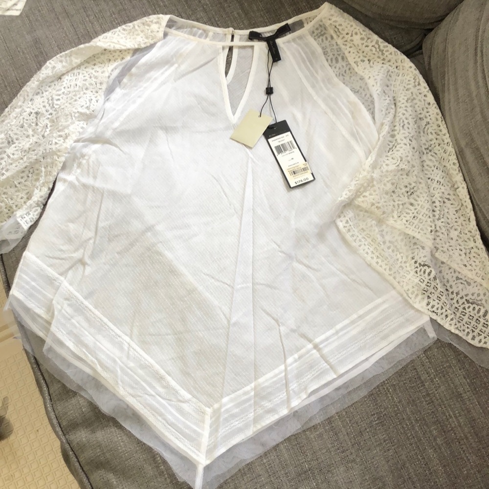 Ladies top lace sleeves size medium